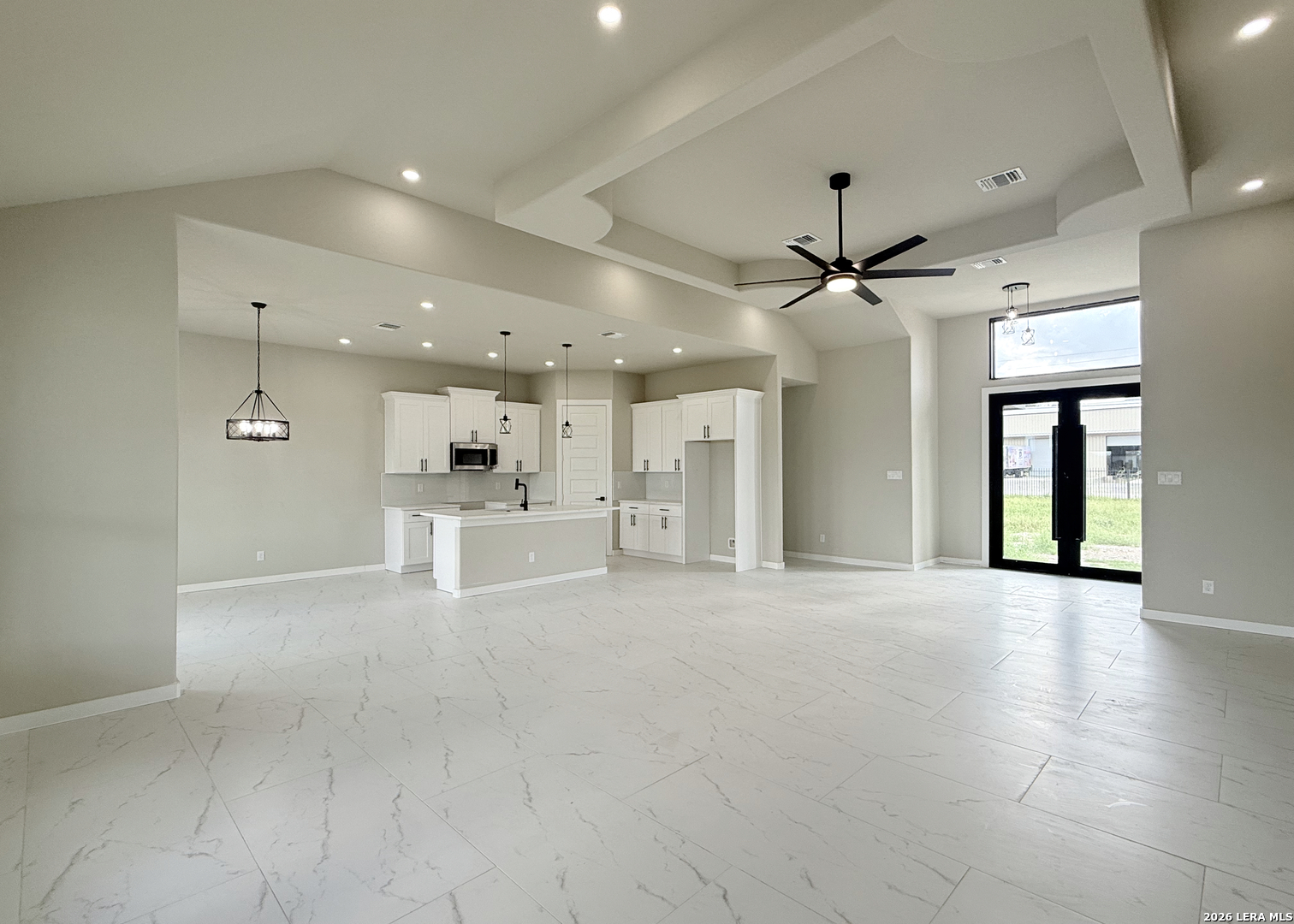 205 County Road 6812, Natalia, TX 78059