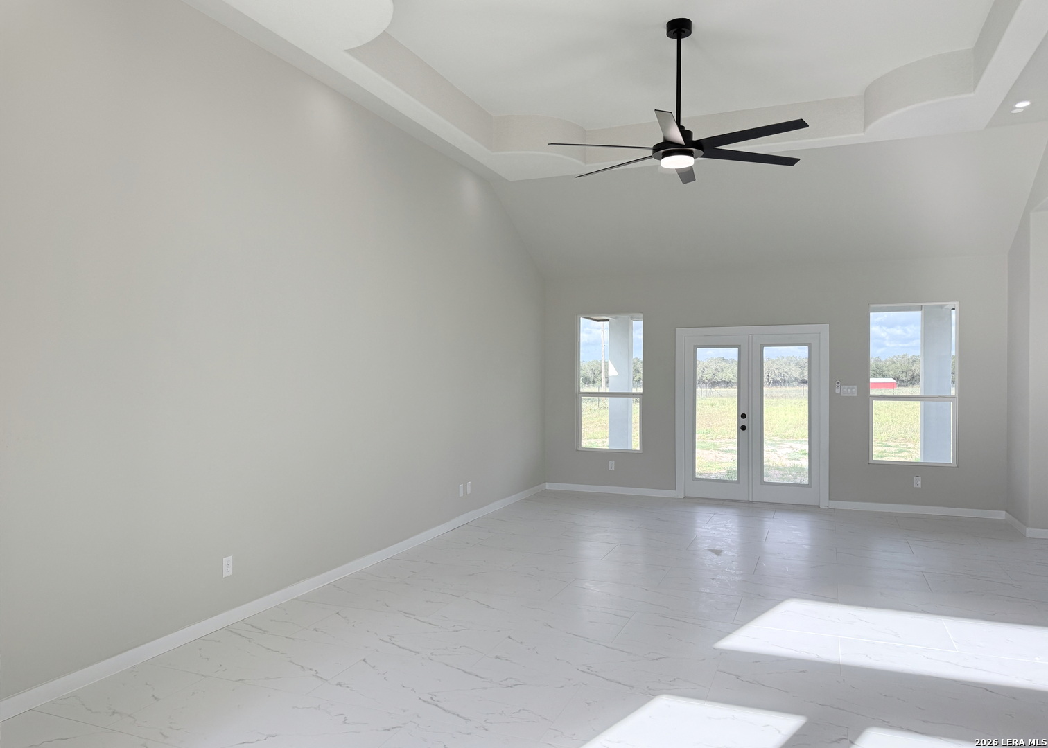 205 County Road 6812, Natalia, TX 78059