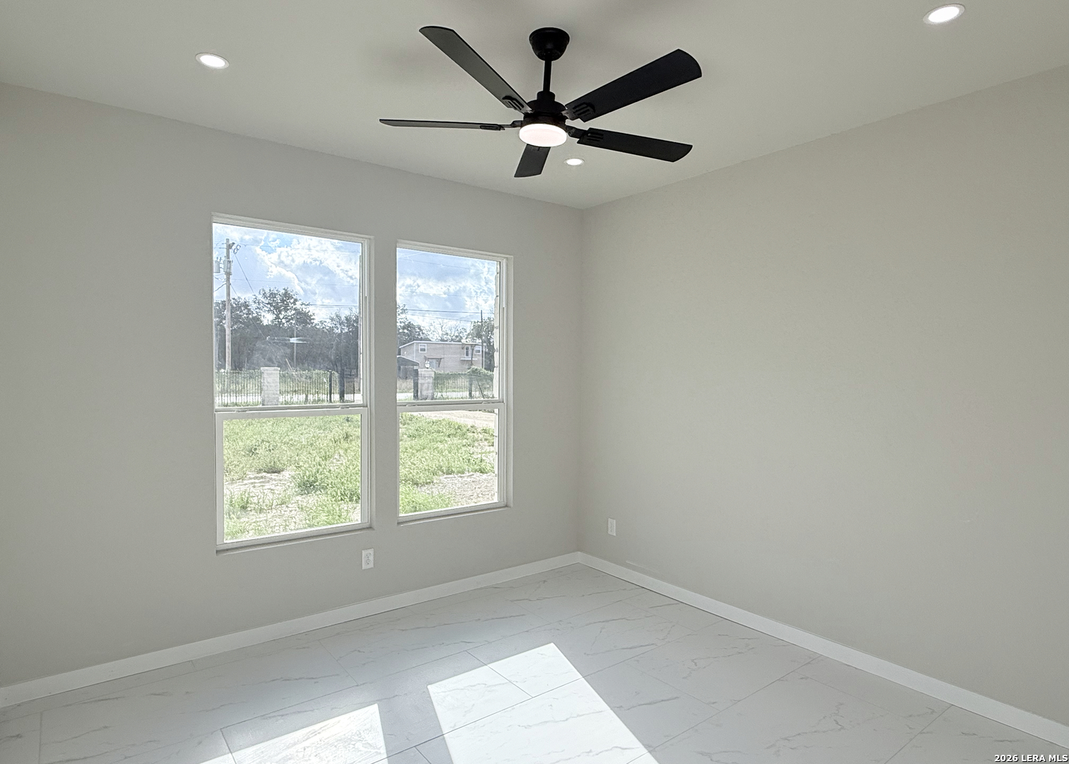 205 County Road 6812, Natalia, TX 78059
