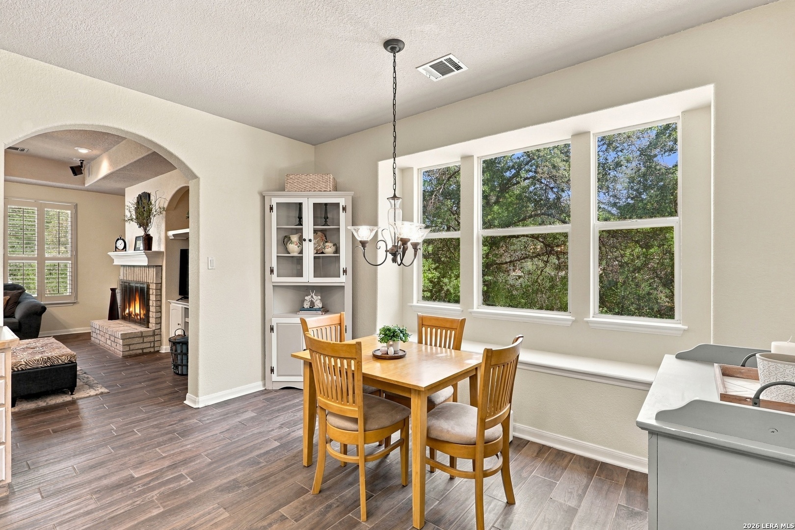 Eat-In Kitchen