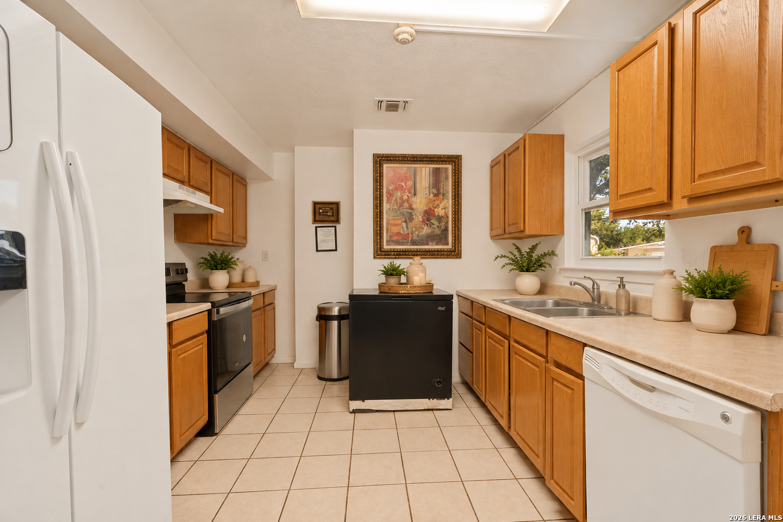 4330 SILVER LAKE DR, San Antonio, TX 78219