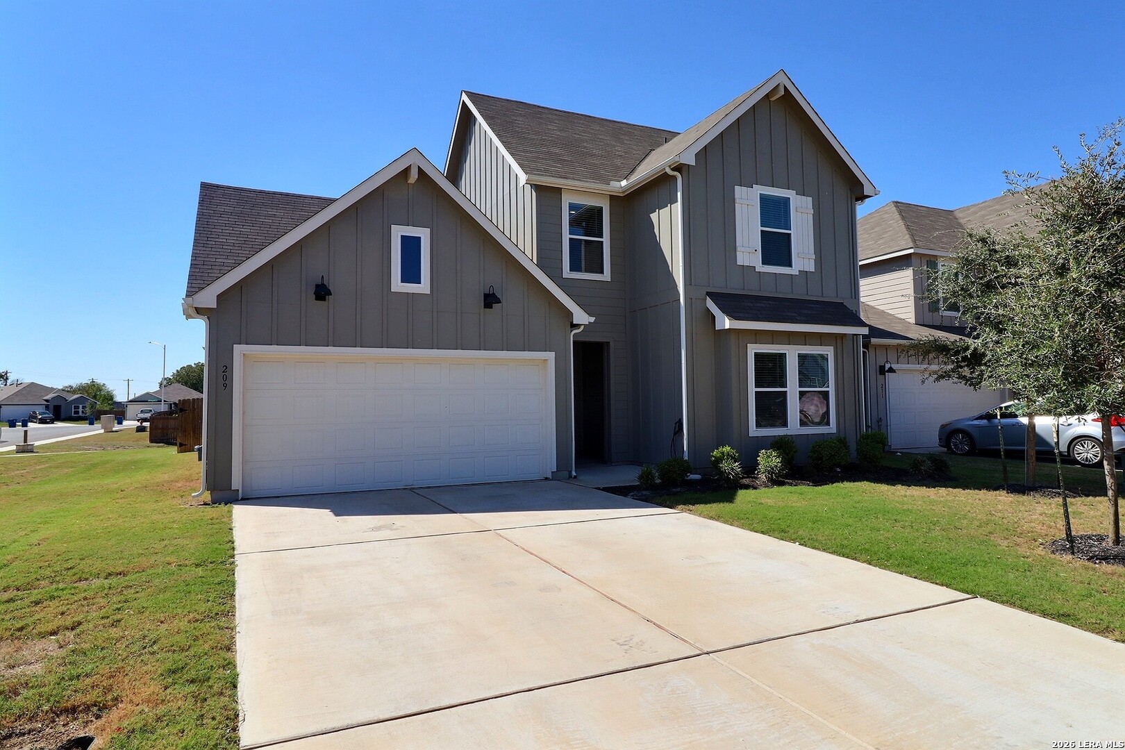 209 N Richland Dr, Lockhart, TX 78644