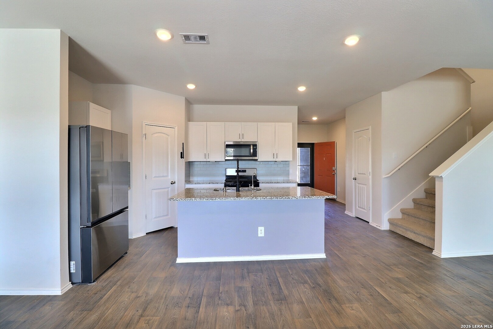 209 N Richland Dr, Lockhart, TX 78644