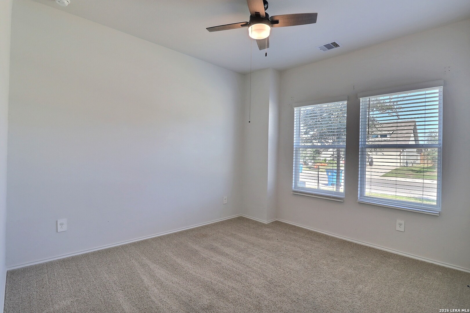 209 N Richland Dr, Lockhart, TX 78644