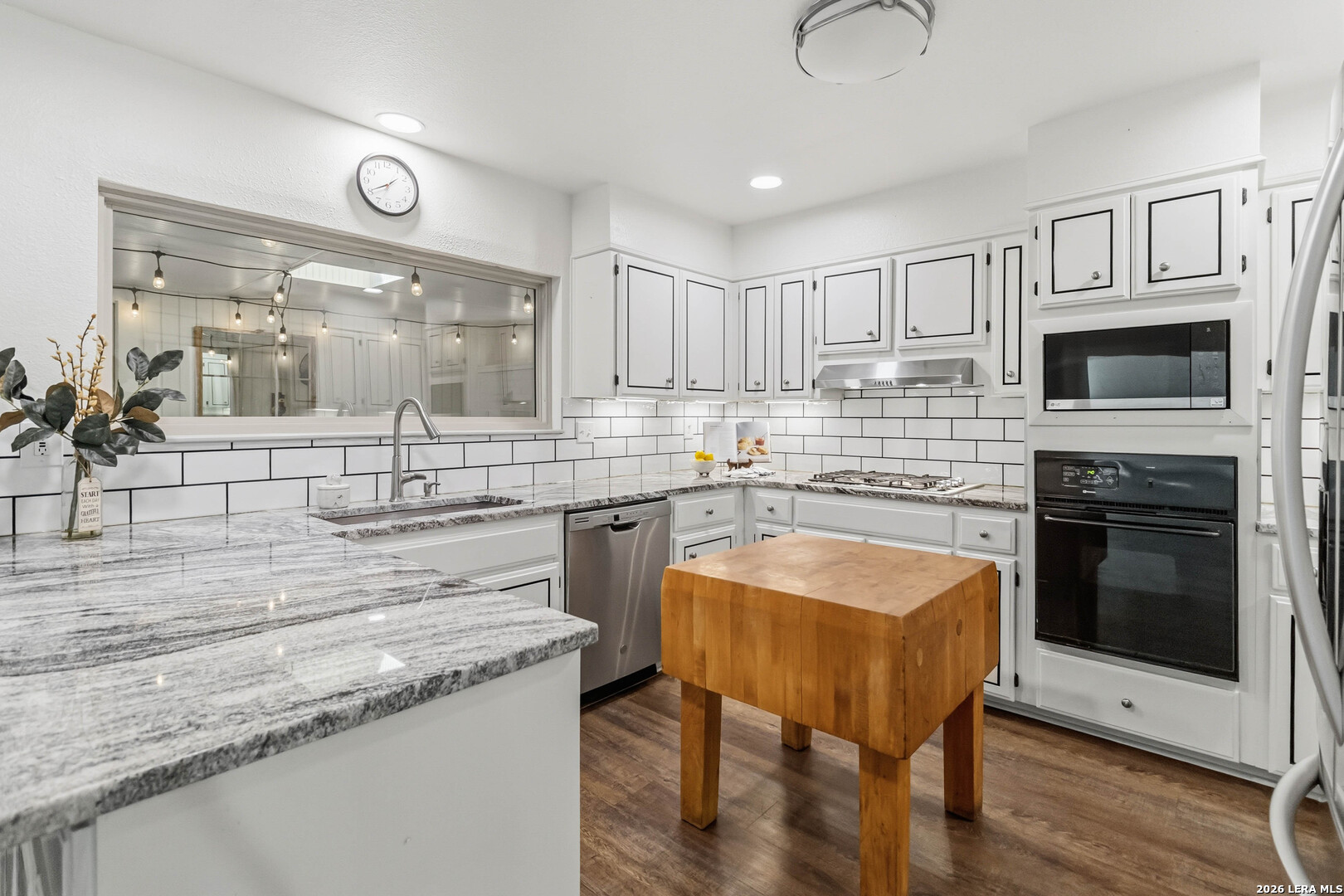 3802 HUNTERS BOW ST, San Antonio, TX 78230