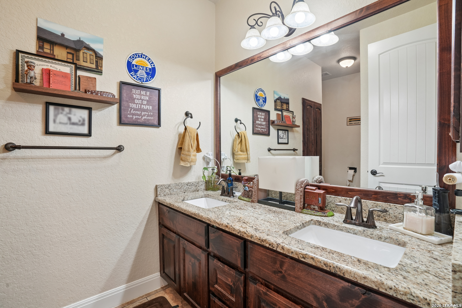 137 Fairway, Floresville, TX 78114