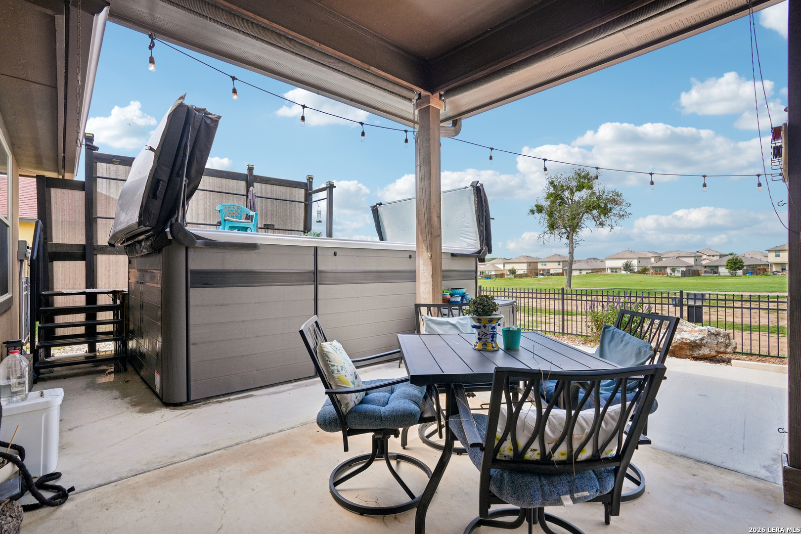 137 Fairway, Floresville, TX 78114