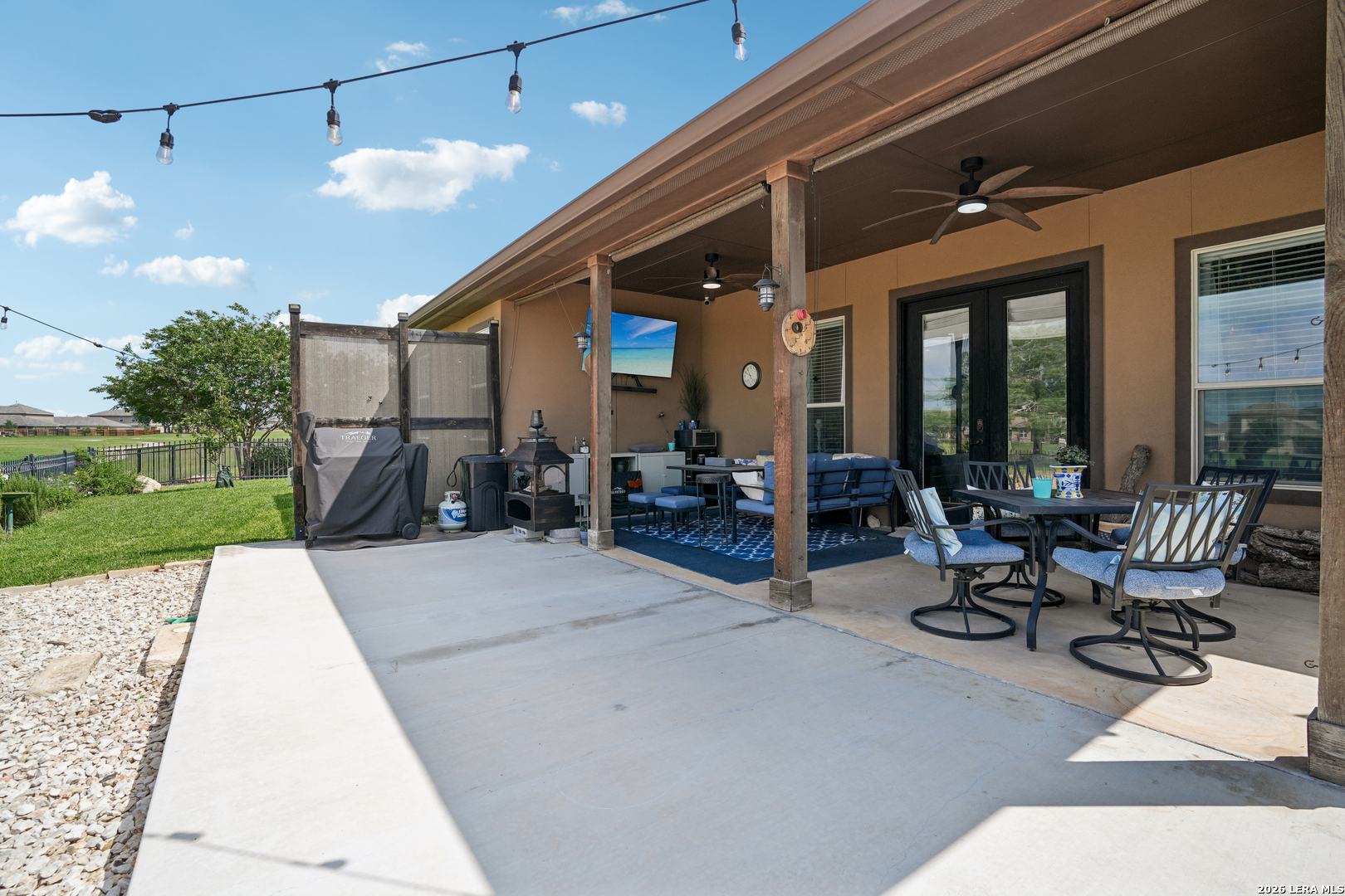 137 Fairway, Floresville, TX 78114