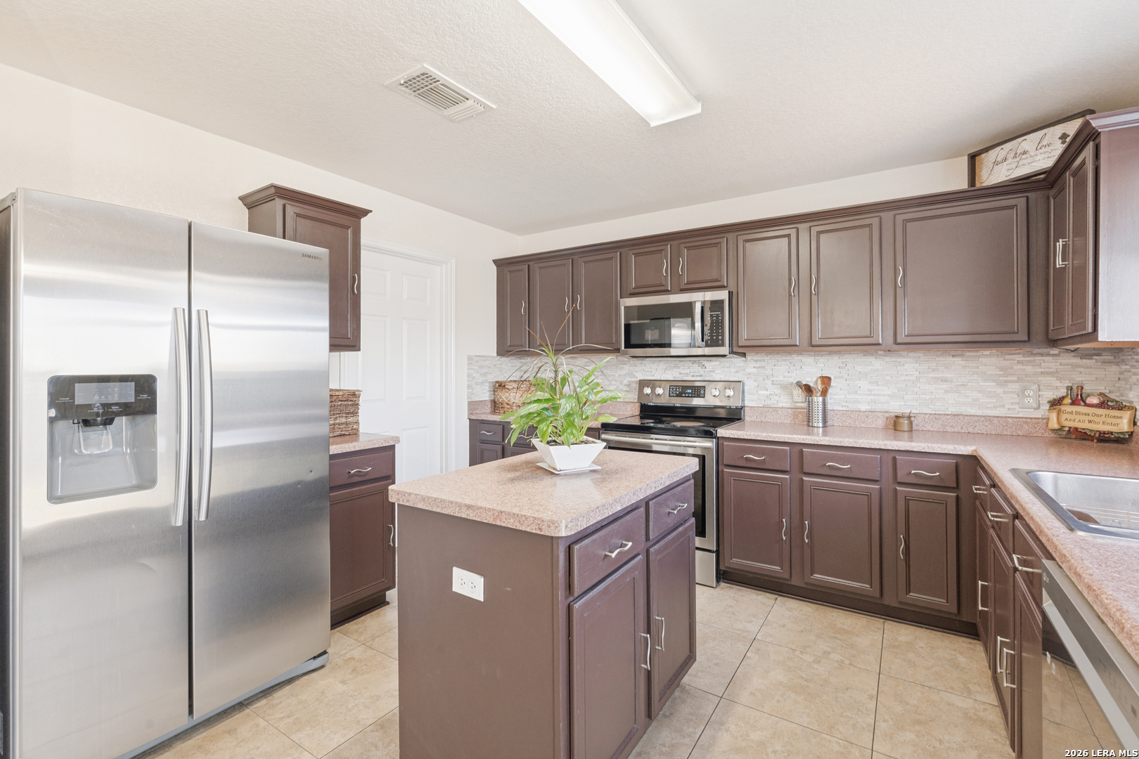 147 Woodstone Loop, Cibolo, TX 78108