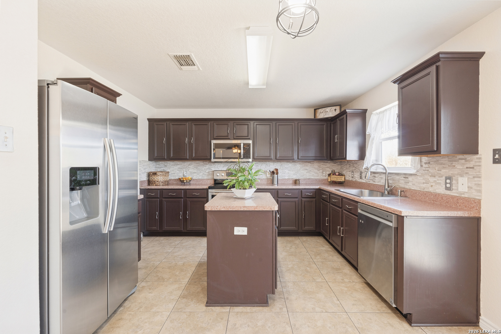 147 Woodstone Loop, Cibolo, TX 78108