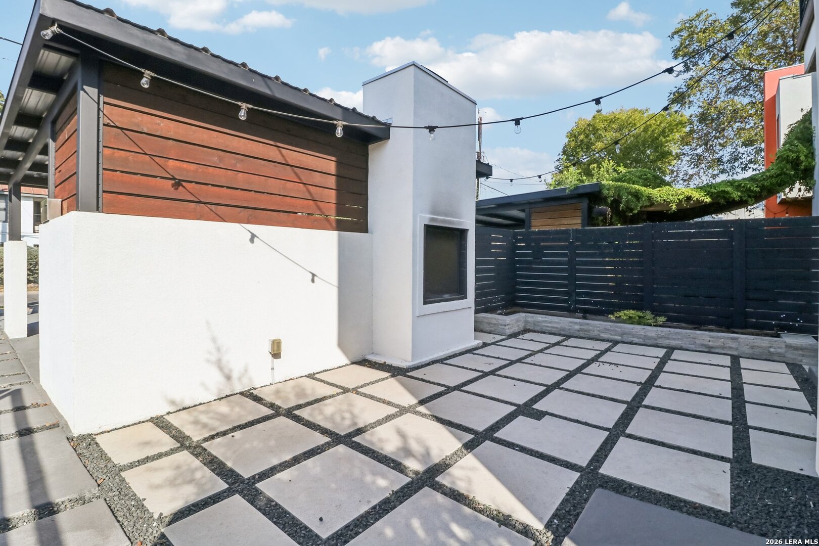 128 Clay, San Antonio, TX 78204