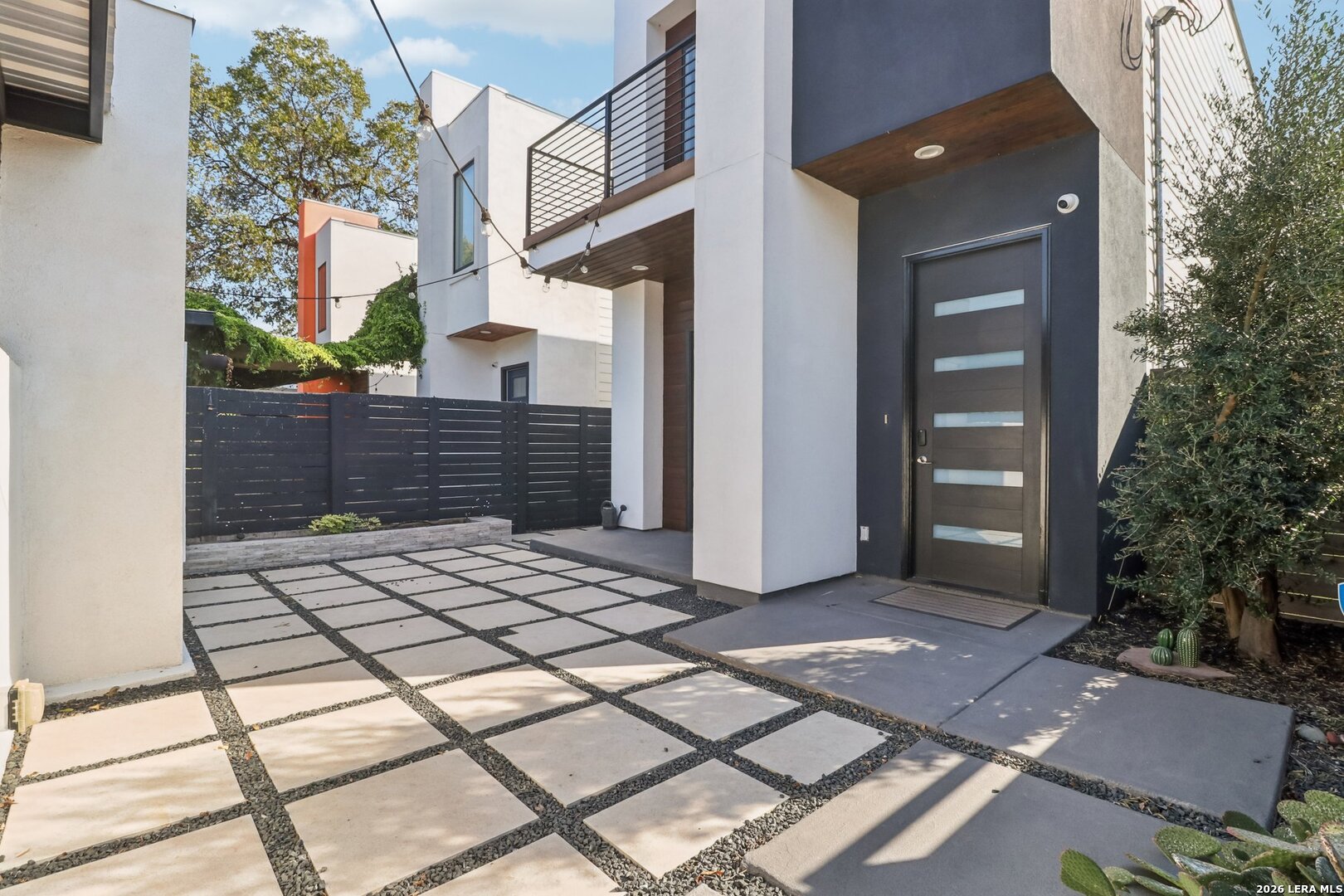 128 Clay, San Antonio, TX 78204