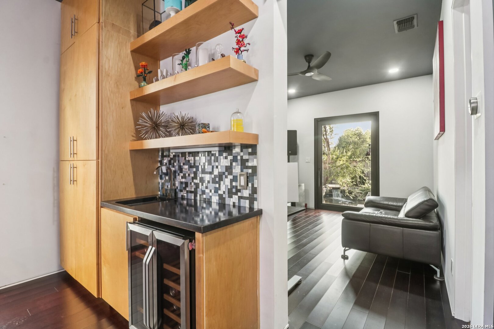 128 Clay, San Antonio, TX 78204