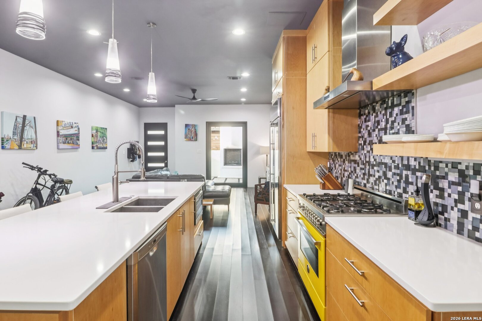 128 Clay, San Antonio, TX 78204