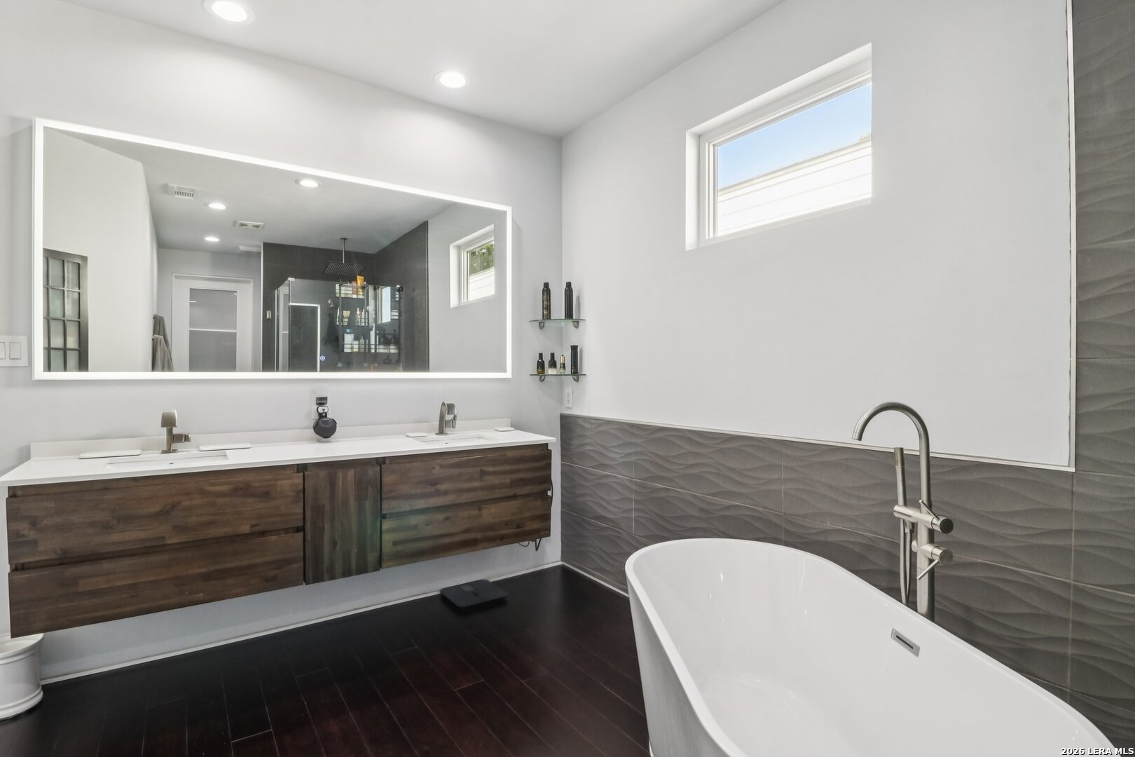 128 Clay, San Antonio, TX 78204