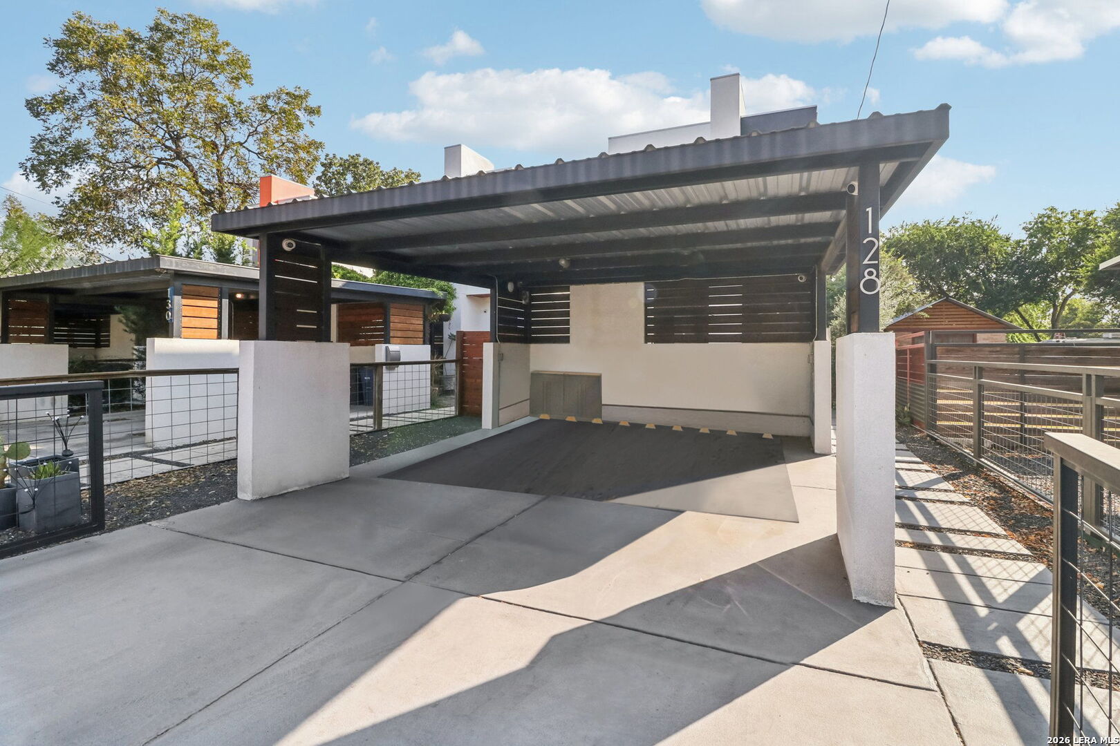 128 Clay, San Antonio, TX 78204