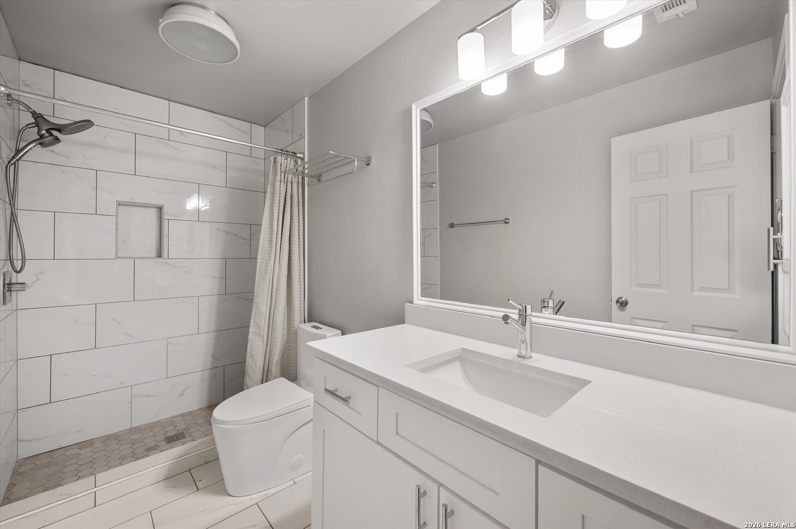 10623 MATHOM LNDG, Universal City, TX 78148