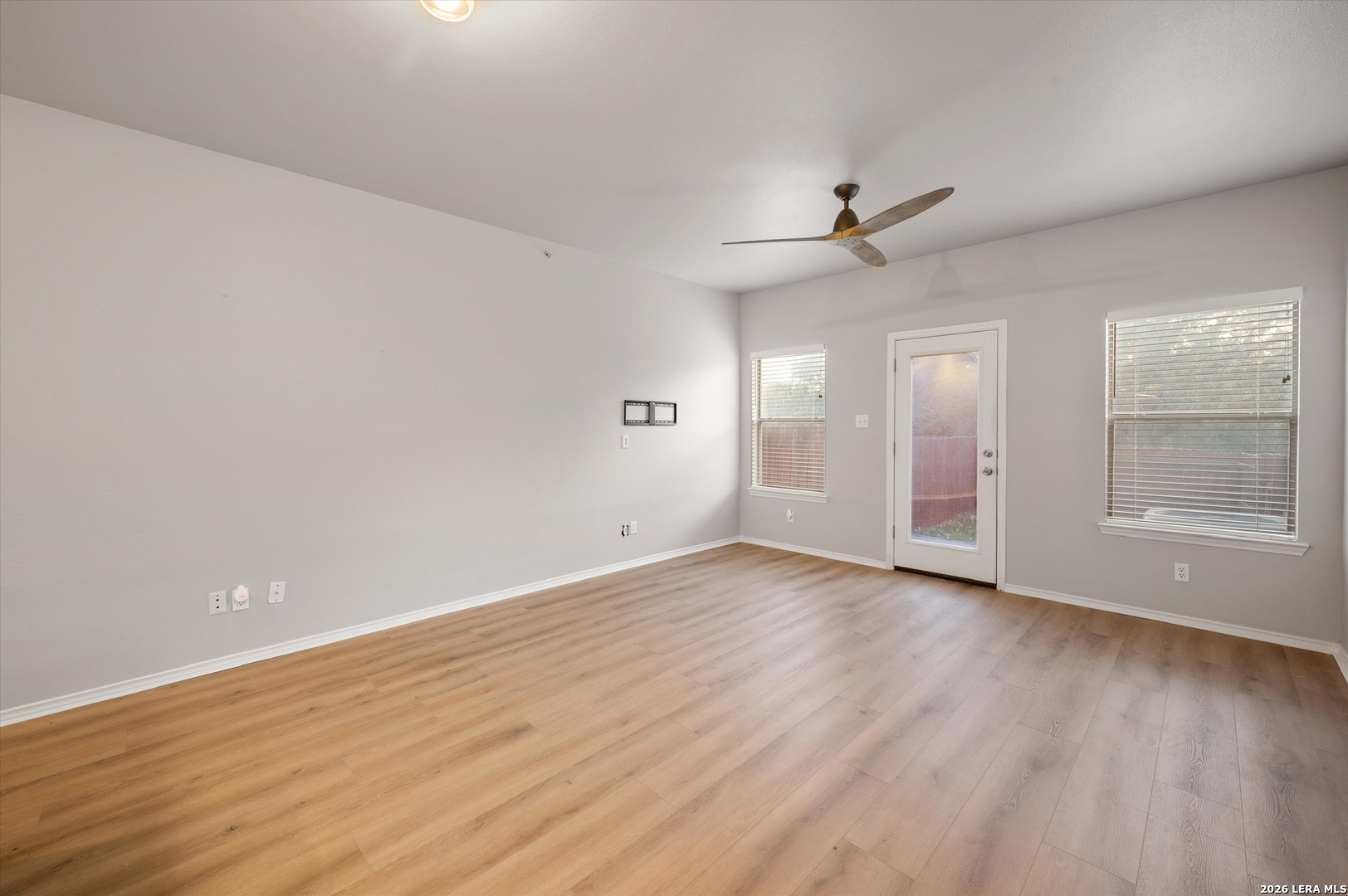 10623 MATHOM LNDG, Universal City, TX 78148