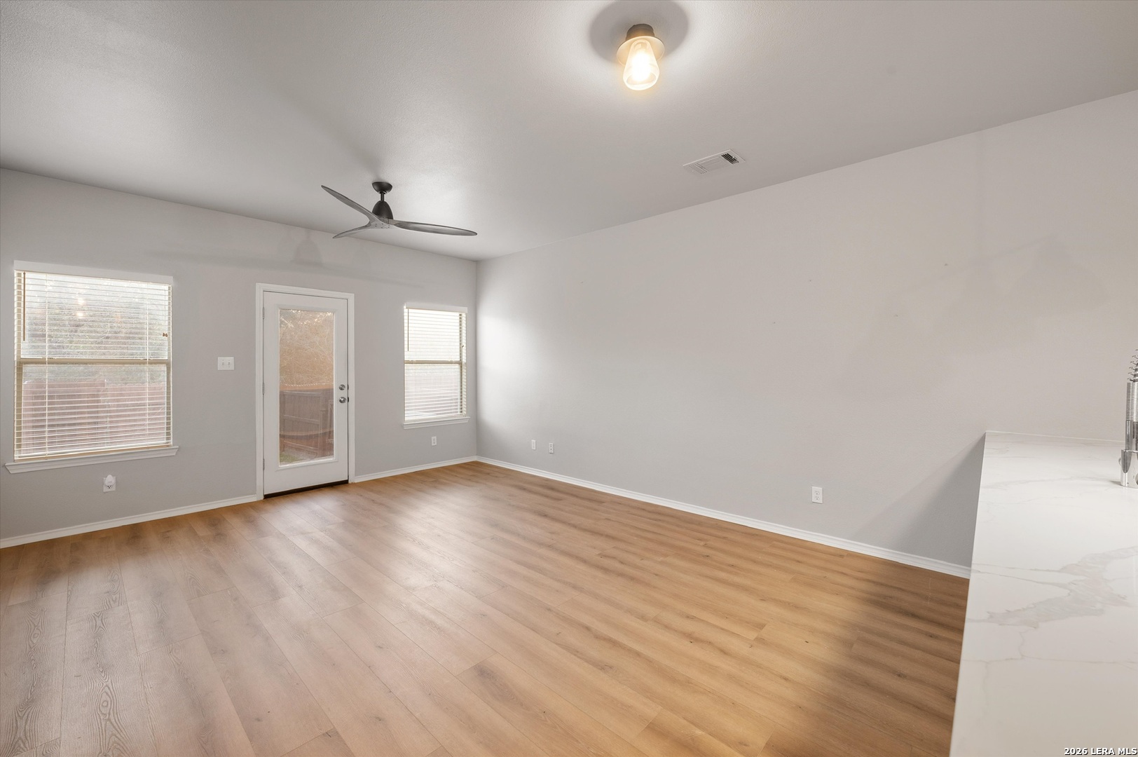 10623 MATHOM LNDG, Universal City, TX 78148