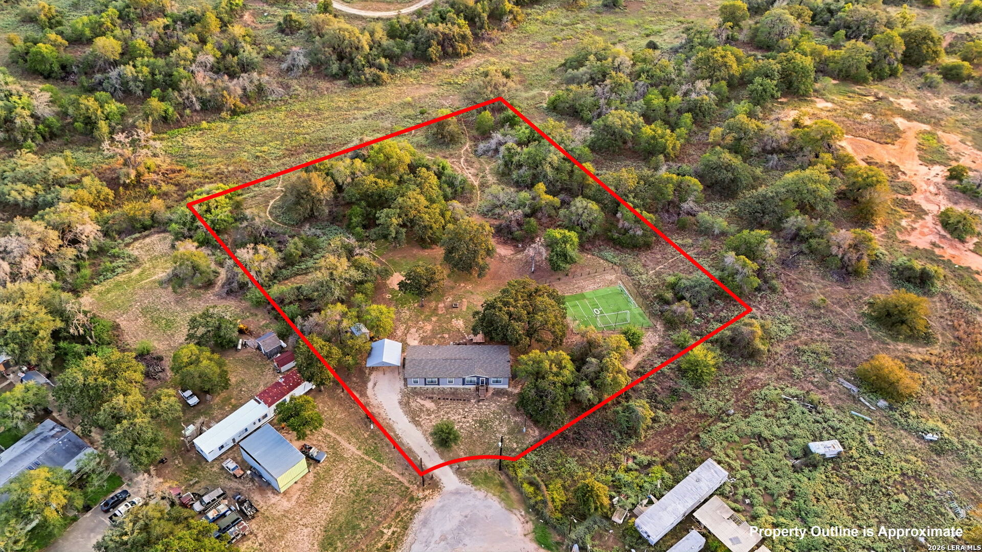 256 Creeks End, Floresville, TX 78114