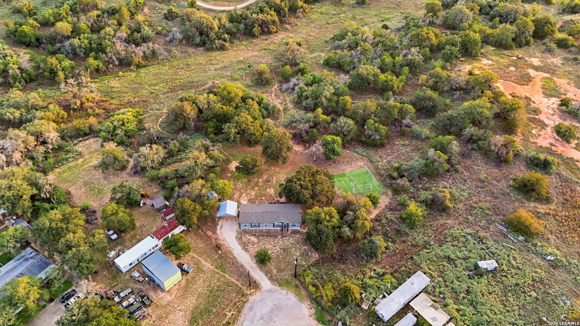 256 Creeks End, Floresville, TX 78114