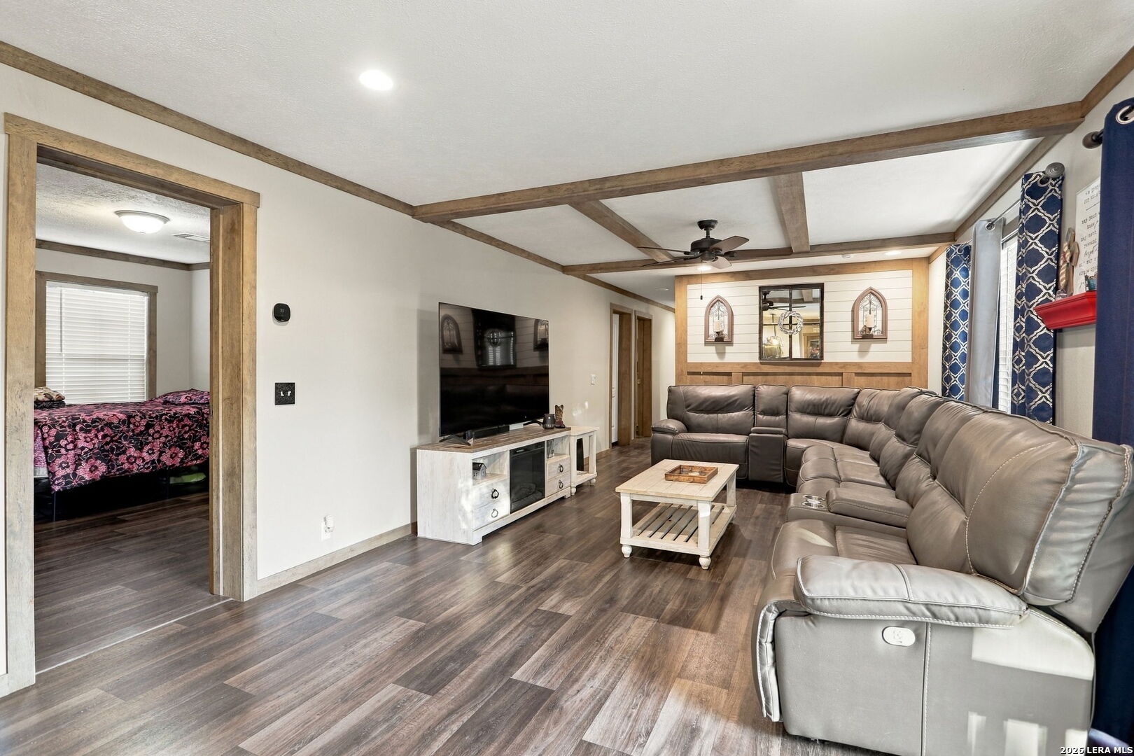 256 Creeks End, Floresville, TX 78114