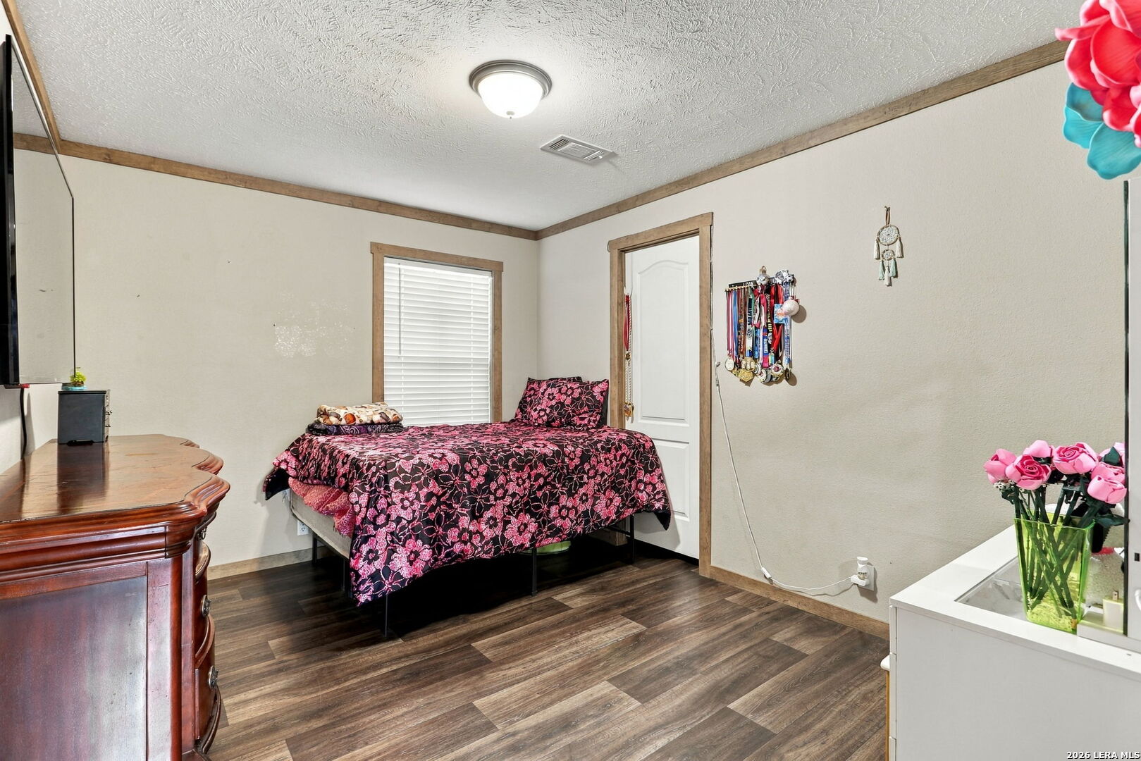 256 Creeks End, Floresville, TX 78114