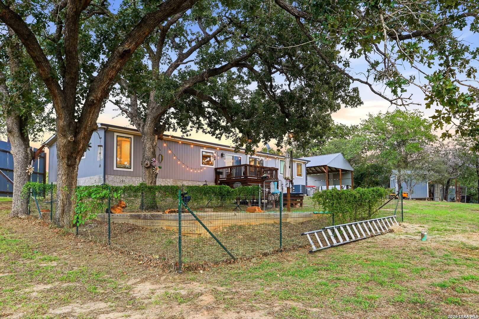 256 Creeks End, Floresville, TX 78114