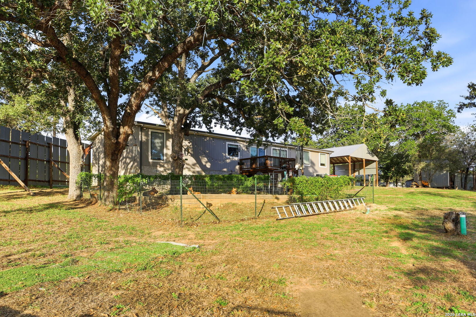 256 Creeks End, Floresville, TX 78114