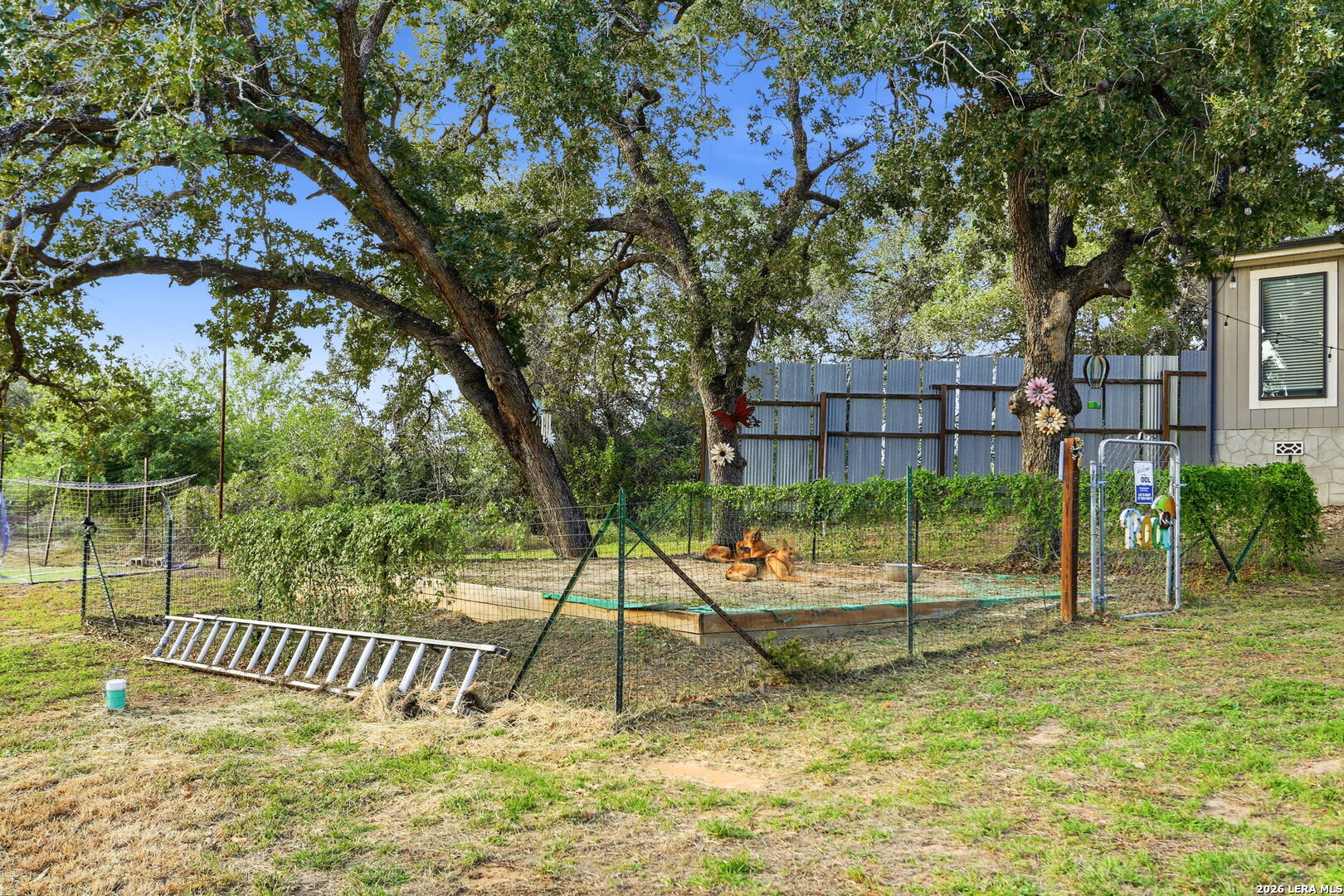 256 Creeks End, Floresville, TX 78114