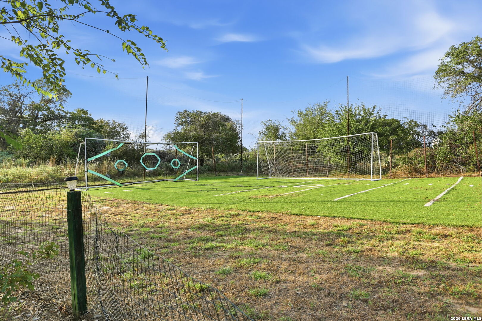 256 Creeks End, Floresville, TX 78114