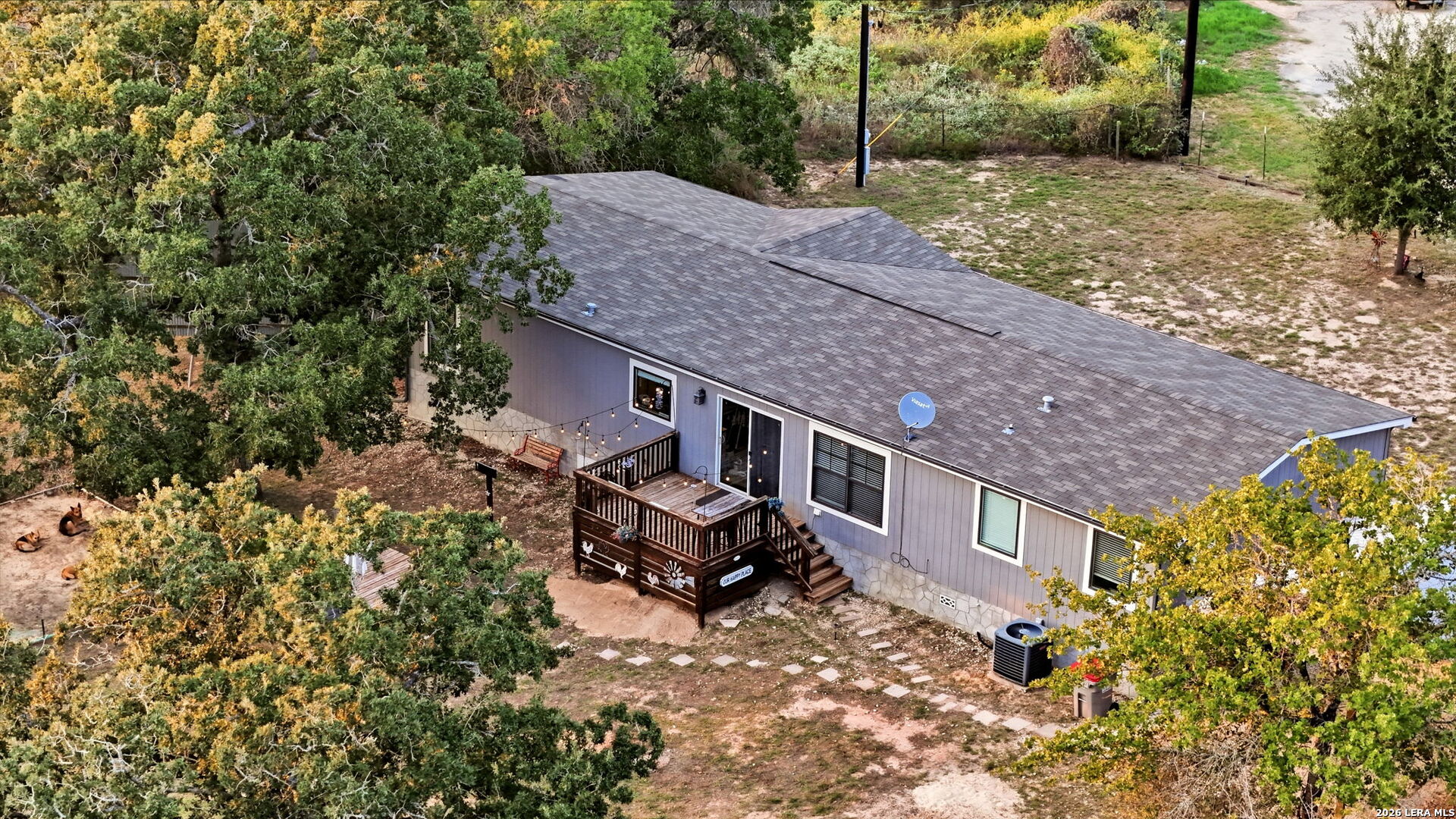 256 Creeks End, Floresville, TX 78114