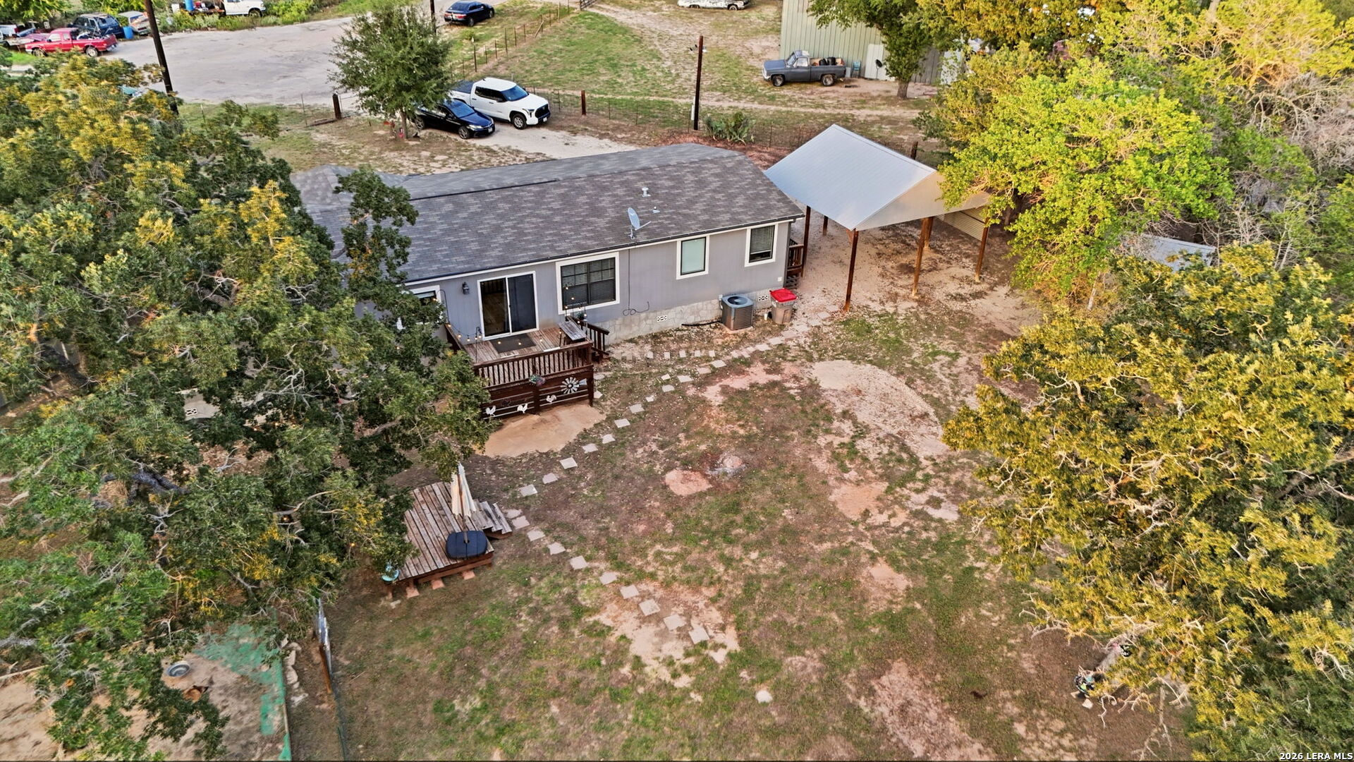 256 Creeks End, Floresville, TX 78114