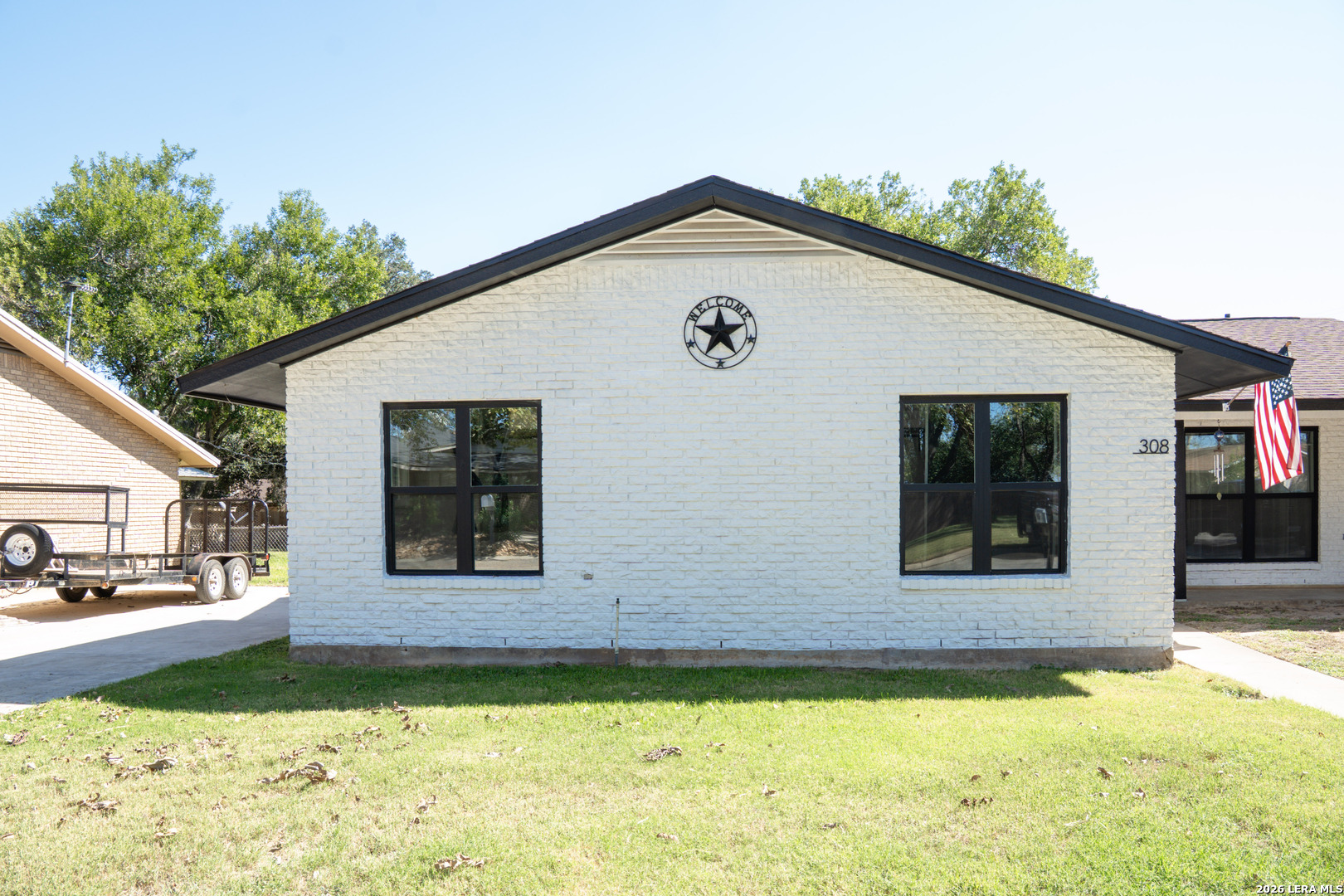 308 CEDALIA AVE, Jourdanton, TX 78026