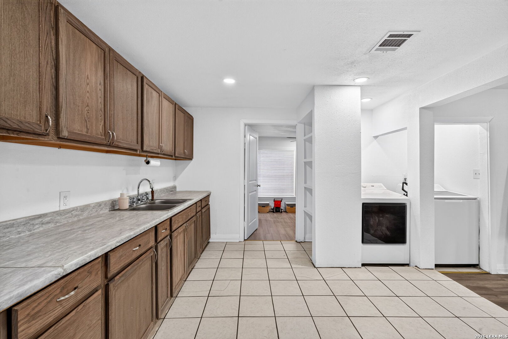 639 Sewanee St, San Antonio, TX 78210