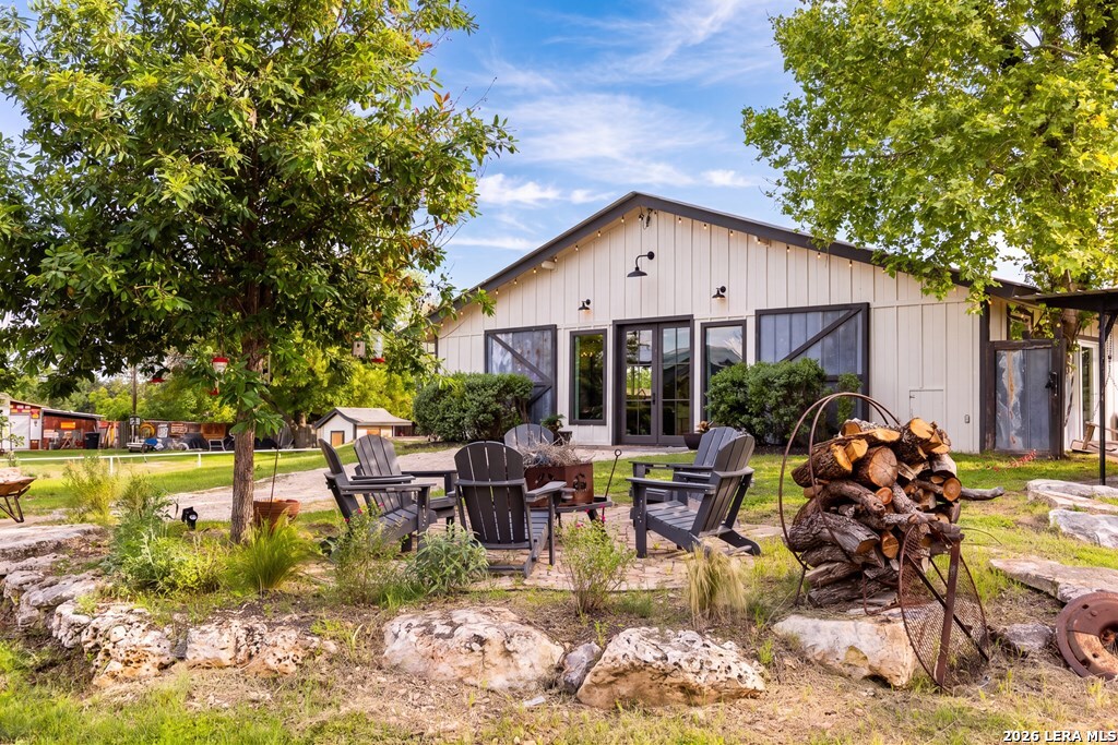 121 SIMPSON RD, Comfort, TX 78013
