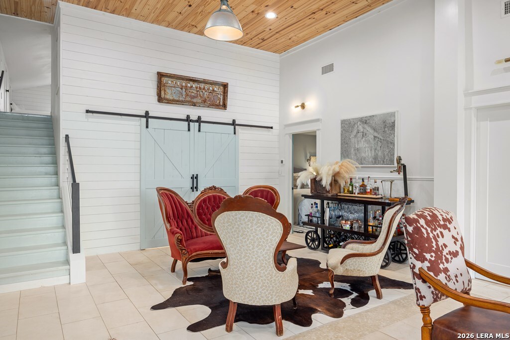 121 SIMPSON RD, Comfort, TX 78013