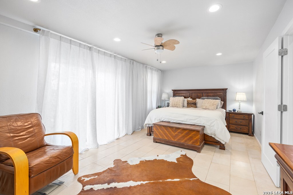 121 SIMPSON RD, Comfort, TX 78013