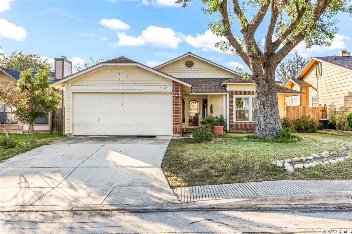 7127 FALLEN TRL, San Antonio, TX 78244