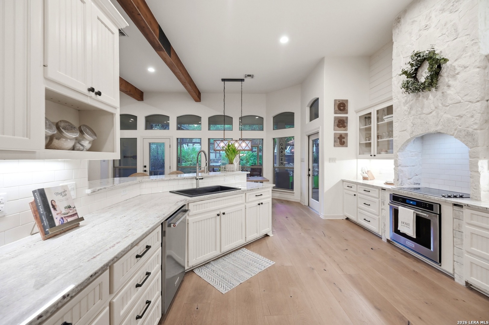 7703 Secretariat Lane, Fair Oaks Ranch, TX 78015