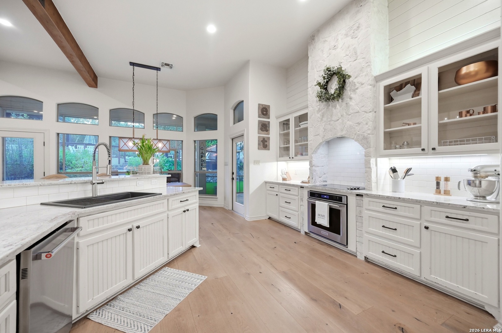 7703 Secretariat Lane, Fair Oaks Ranch, TX 78015