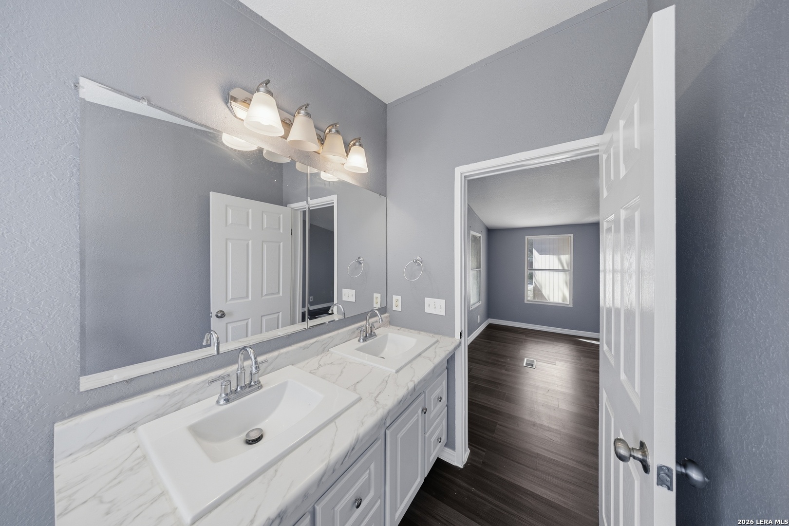 22810 Tiny Trl, Elmendorf, TX 78112