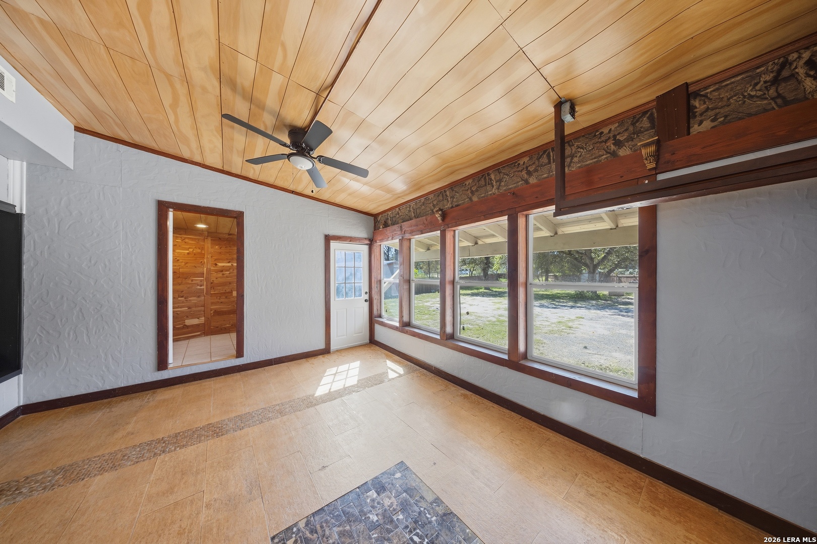 22810 Tiny Trl, Elmendorf, TX 78112