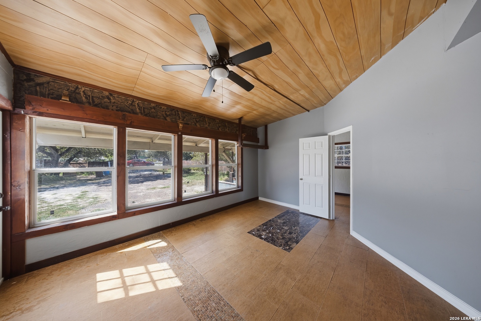 22810 Tiny Trl, Elmendorf, TX 78112