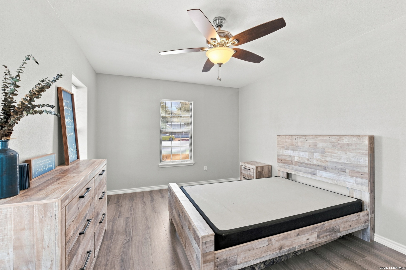 821 E COLORADO ST, Pearsall, TX 78061