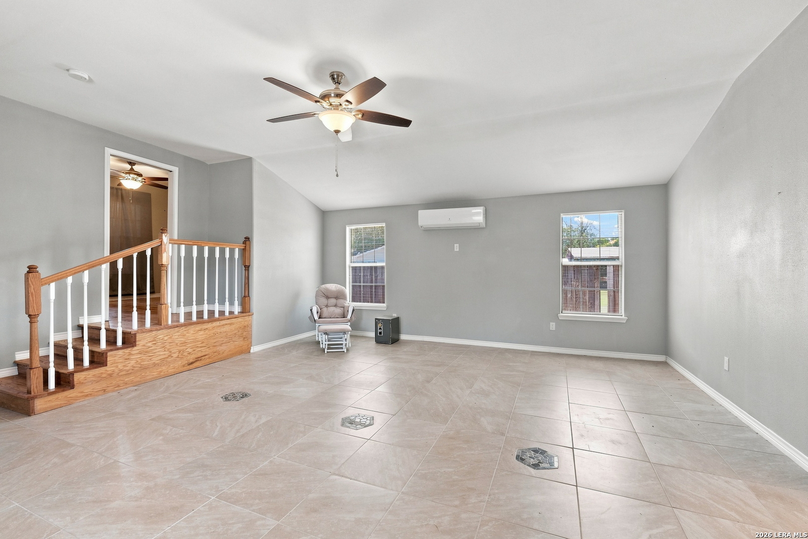 821 E COLORADO ST, Pearsall, TX 78061