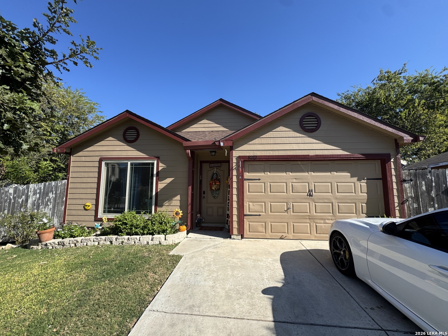 8212 HOOVERS BND, San Antonio, TX 78250