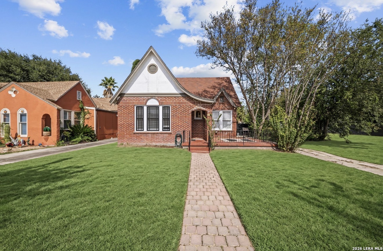 1705 W Summit, San Antonio, TX 78201