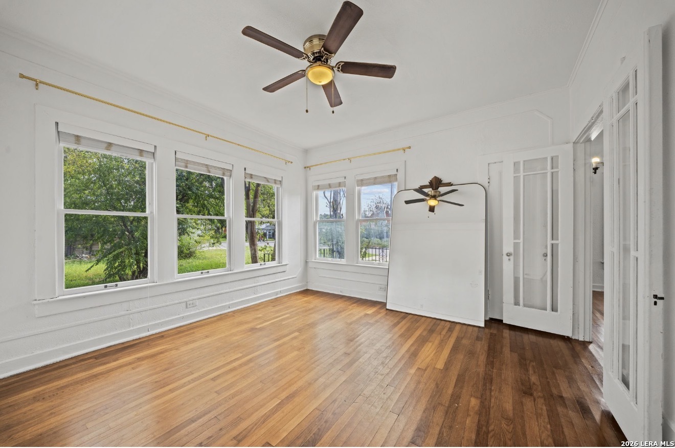 1705 W Summit, San Antonio, TX 78201