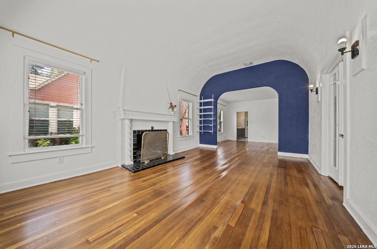 1705 W Summit, San Antonio, TX 78201